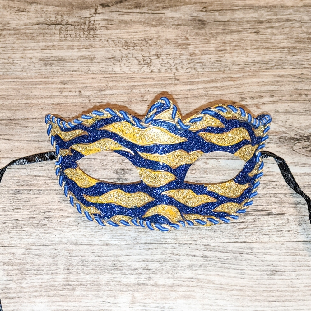 Striped Masquerade Mask - Picture 7 of 10